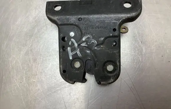 Audi A3 S3 8P Tailgate/trunk/boot lock/catch/latch 8P3827505