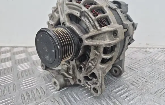 Mercedes-Benz C W205 Generator/alternator A0009060922