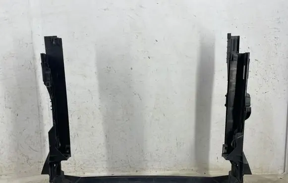 BMW X5 E70 Bottom radiator support slam panel 7795909