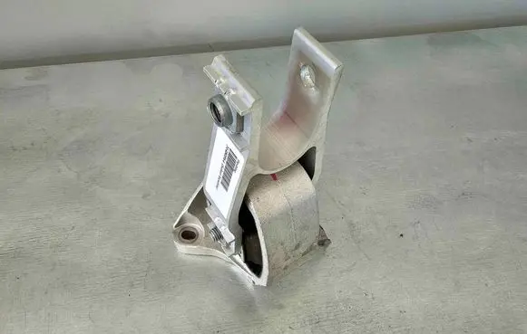 Volvo XC90 Engine mount bracket 31480564
