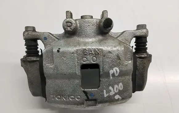 Mitsubishi L200 Front brake caliper 4605A202