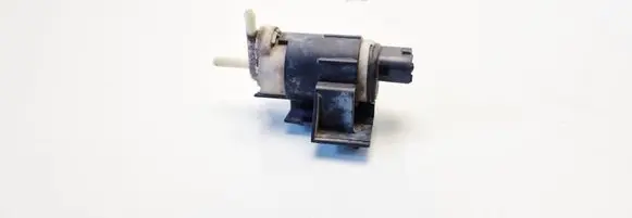 Volvo 850 Windscreen/windshield washer pump 9151819