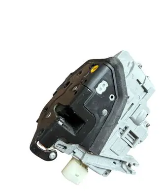 Volkswagen PASSAT B6 Front door lock 3C2837015A