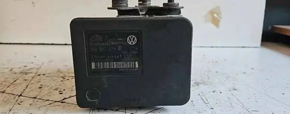 Volkswagen Golf V ABS Pump 1K0907379AC 10096003593 00005305H0