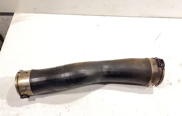 BMW 5 F10 F11 Intercooler hose/pipe 521108A