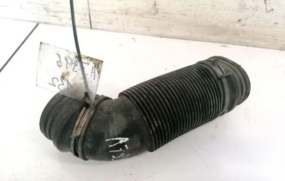 Skoda Octavia Mk2 (1Z) Air intake hose/pipe 1K0129684B