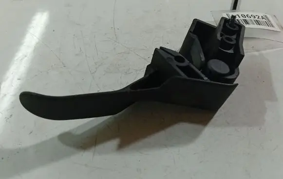 Skoda Superb B5 (3U) Engine bonnet (hood) release handle 3B1823533