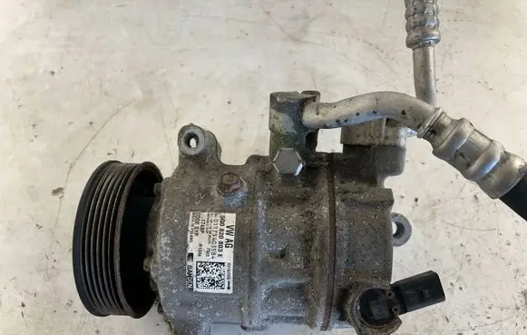 Skoda Rapid (NH) Air conditioning (A/C) compressor (pump) 5Q0820803E