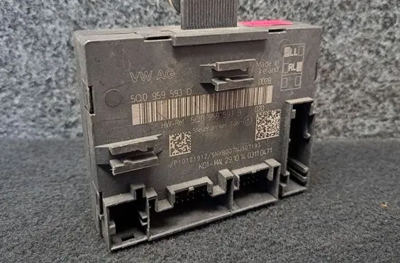 Audi TT TTS RS Mk3 8S Door control unit/module 5Q0959593D