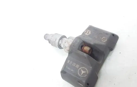Mercedes-Benz E W210 Tire pressure sensor 0008223306