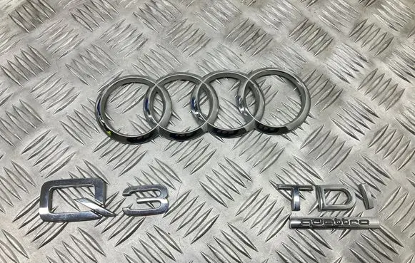 Audi Q3 8U Manufacturers badge/model letters 