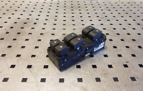 Chevrolet Captiva Electric window control switch 20987344