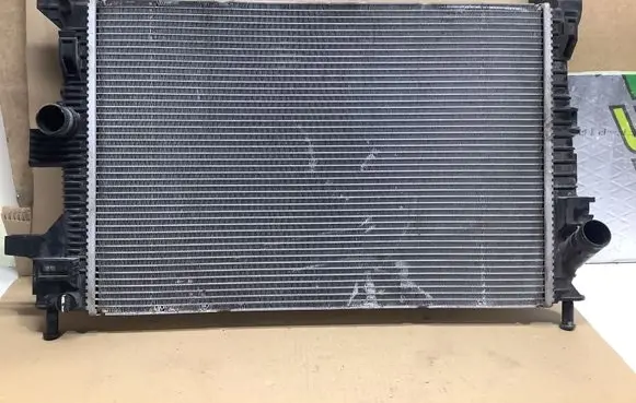 Ford Focus Coolant radiator DV618C342WE