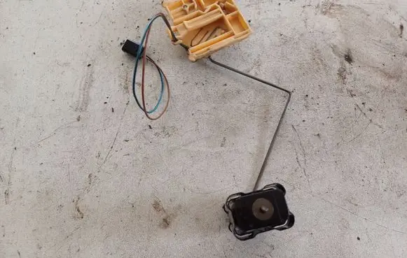 Opel Vectra C Fuel level sensor 