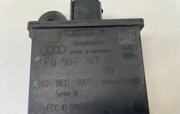 Audi A6 S6 C6 4F Tire pressure sensor 4F0907283
