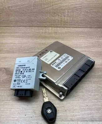 BMW 5 E39 Engine ECU kit and lock set 7789376 6905668 0281010314