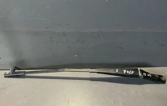 Volkswagen Golf Plus Front wiper blade arm 5M0955409A