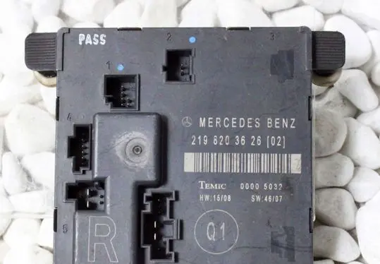 Mercedes-Benz CLS C219 Door control unit/module 2198203626