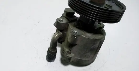 Renault Scenic I Power steering pump 26058572 7700417308 7700415198