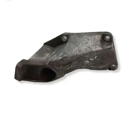 Volkswagen PASSAT B5.5 Engine mounting bracket 8D0199307P