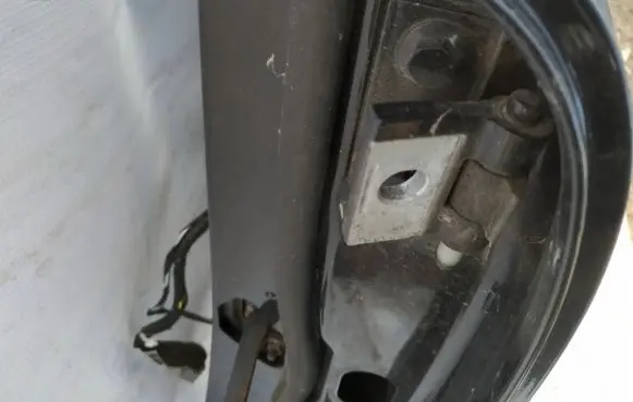 Volvo XC90 Rear door lower hinge