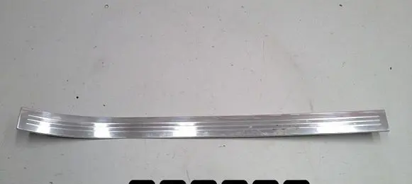 Other sill/pillar trim element
