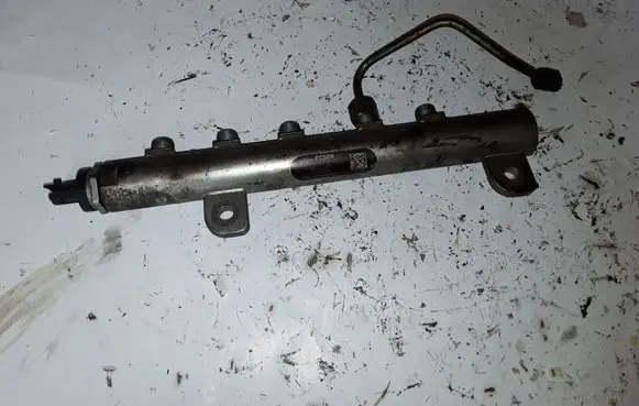 Opel Zafira B Fuel main line pipe 0445214095 55197370