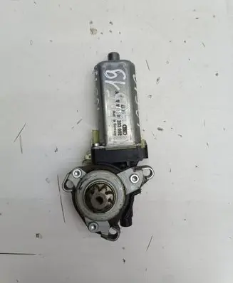 Mercedes-Benz C AMG W203 Seat adjustment motor 0390203002