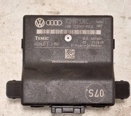 Audi A4 S4 B6 8E 8H Gateway control module 3C0907530C 3C0907951A 402063