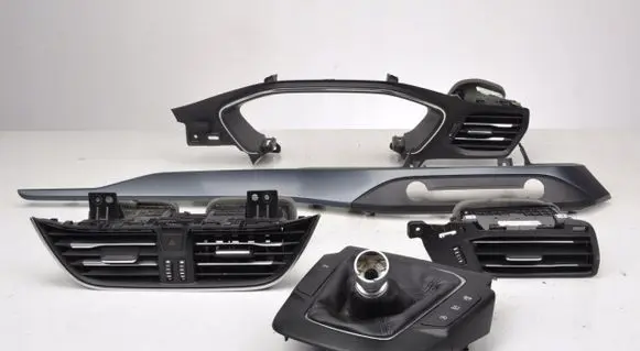 Ford Focus Front door trim (molding) JX7B-A04587-A