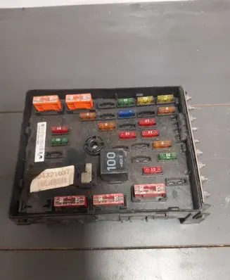 Volkswagen PASSAT B6 Fuse module 3co937125
