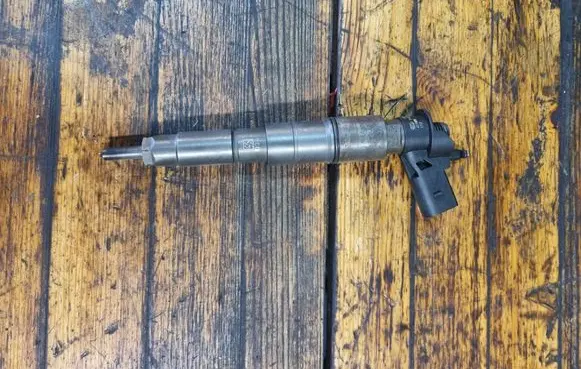 BMW X3 E83 Fuel injector 0445115077