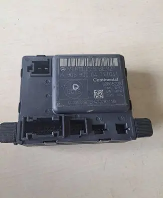 Mercedes-Benz Sprinter W906 Door control unit/module A9069000401