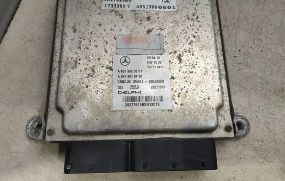 Mercedes-Benz Sprinter W906 Engine control unit/module A6519000601 28277619 A6519019400