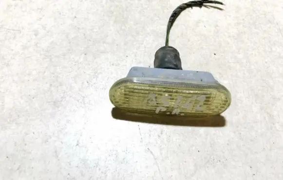 Volkswagen Bora Front fender indicator light 1j5949117