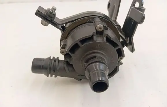 Mercedes-Benz E W213 Electric auxiliary coolant/water pump A0005005400