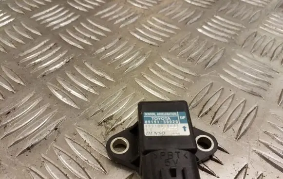Lexus GS 300 350 430 450H ESP acceleration yaw rate sensor 8919150020 4991000641