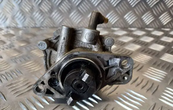 Opel Corsa D Vacuum pump 73501167 72902400