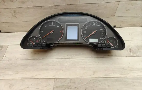 Audi A4 S4 B6 8E 8H Speedometer (instrument cluster) 0263626035 6132470081 8E0920900K