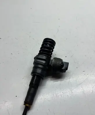 Skoda Fabia Mk1 (6Y) Fuel injector 038130073AG