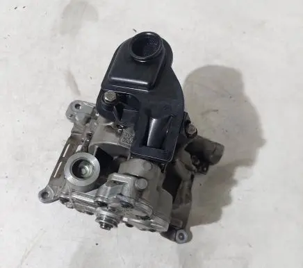 BMW 3 E90 E91 Oil pump 1571302