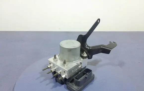 Mazda CX-3 ABS Pump DL8V437A0