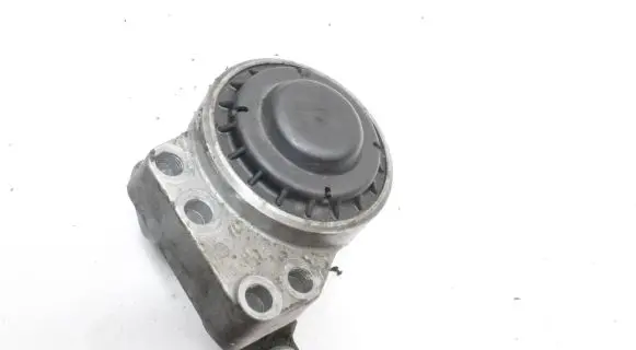 Ford S-MAX Engine mount bracket
