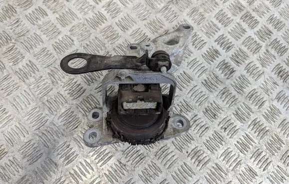 Opel Vivaro Engine mount bracket 112101360R