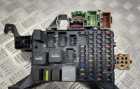 Ford Mondeo Mk III Fuse box set 1S7T14A301CC 71587314 7713673140