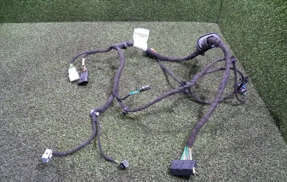 Iveco Daily 6th gen Front door wiring loom 5801767986