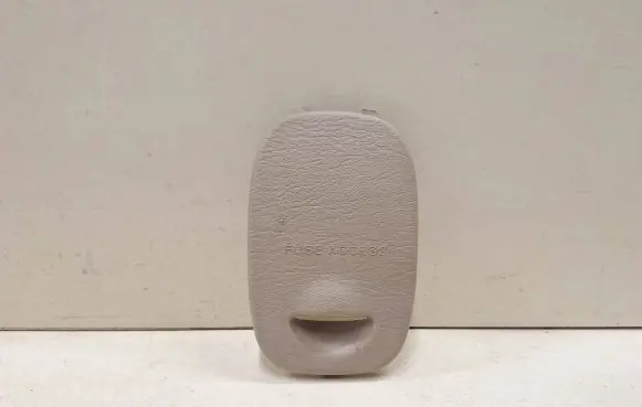 Chrysler PT Cruiser Fuse box cover