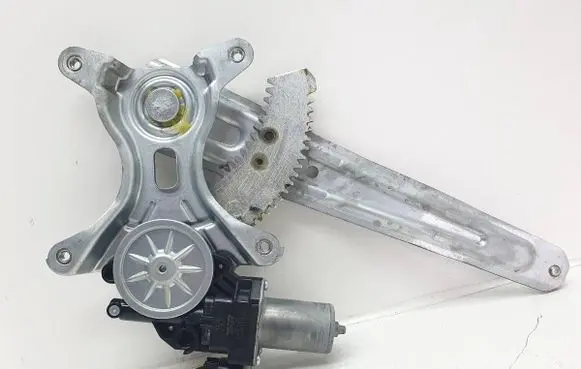 Suzuki SX4 S-Cross Rear door window regulator with motor