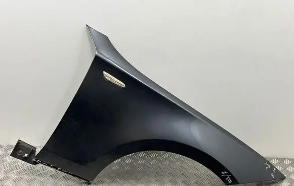 BMW 1 E81 E87 Fender