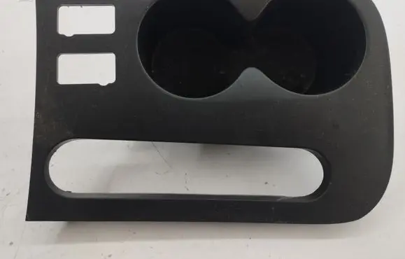 Cup holder front